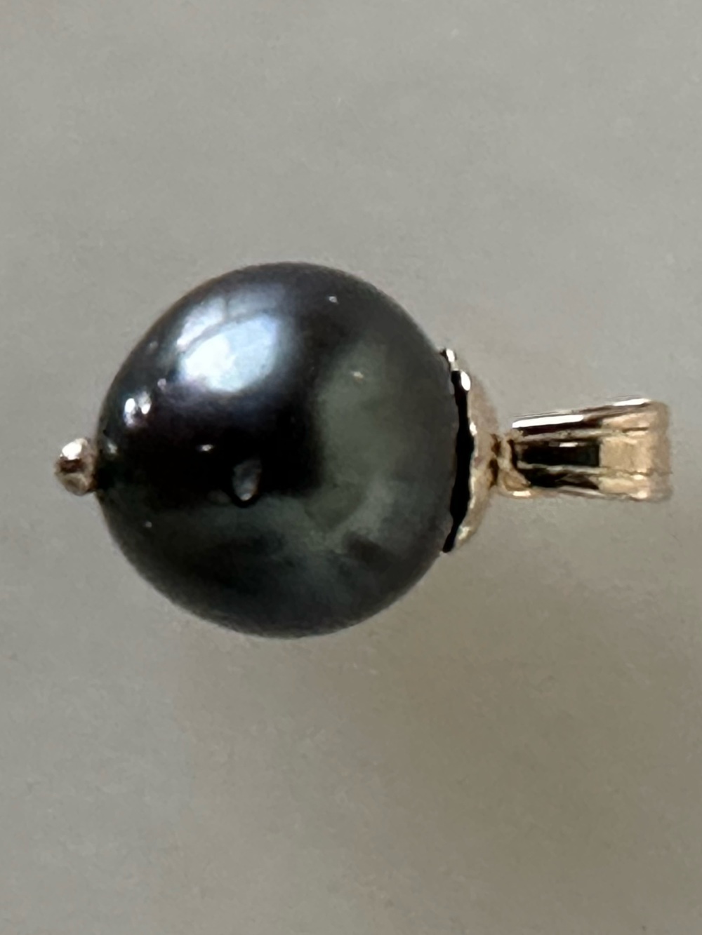 14k Yellow Gold Black Pearl Pendant - Picture 6 of 9